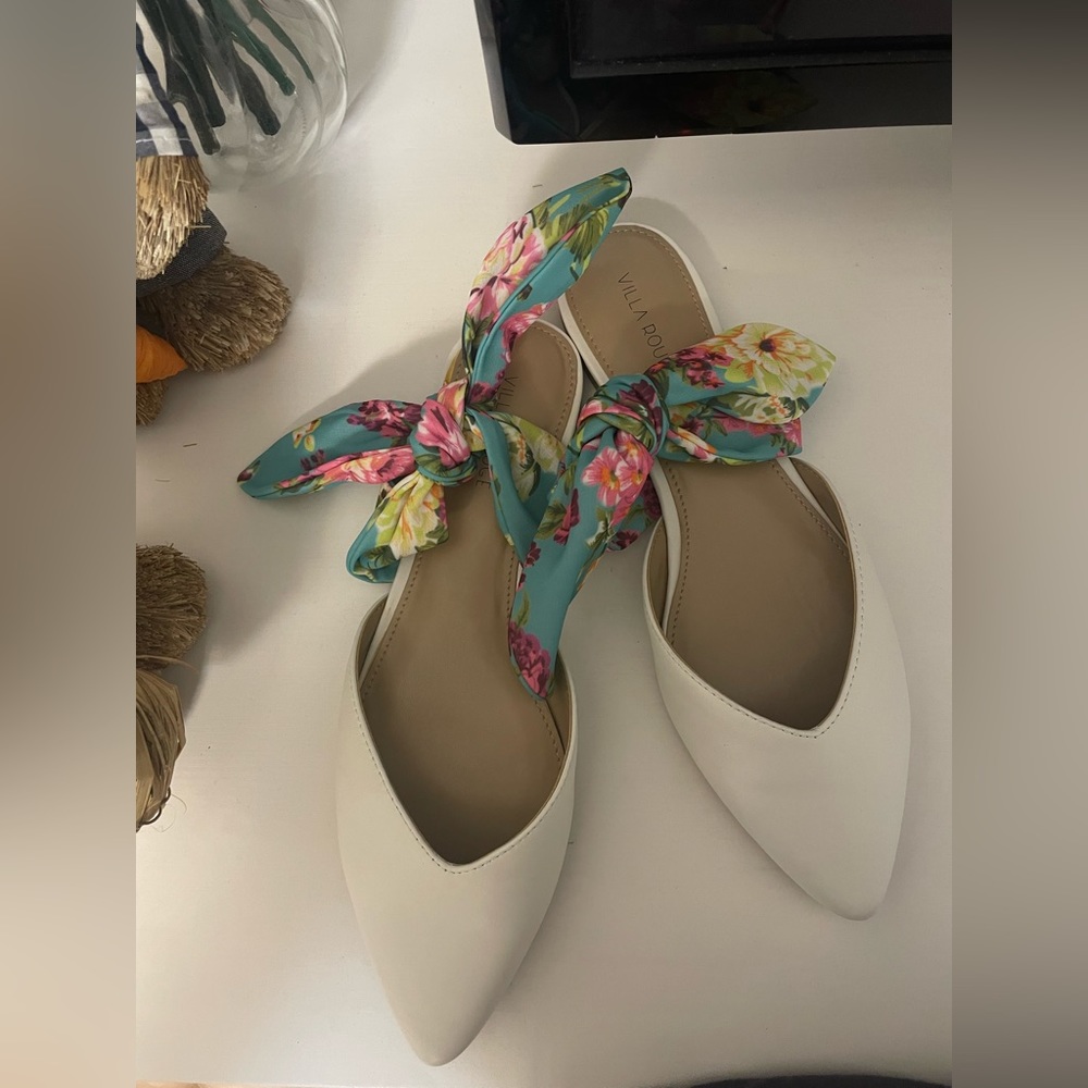 Brand New Villa Rouge white flat shoes size 8